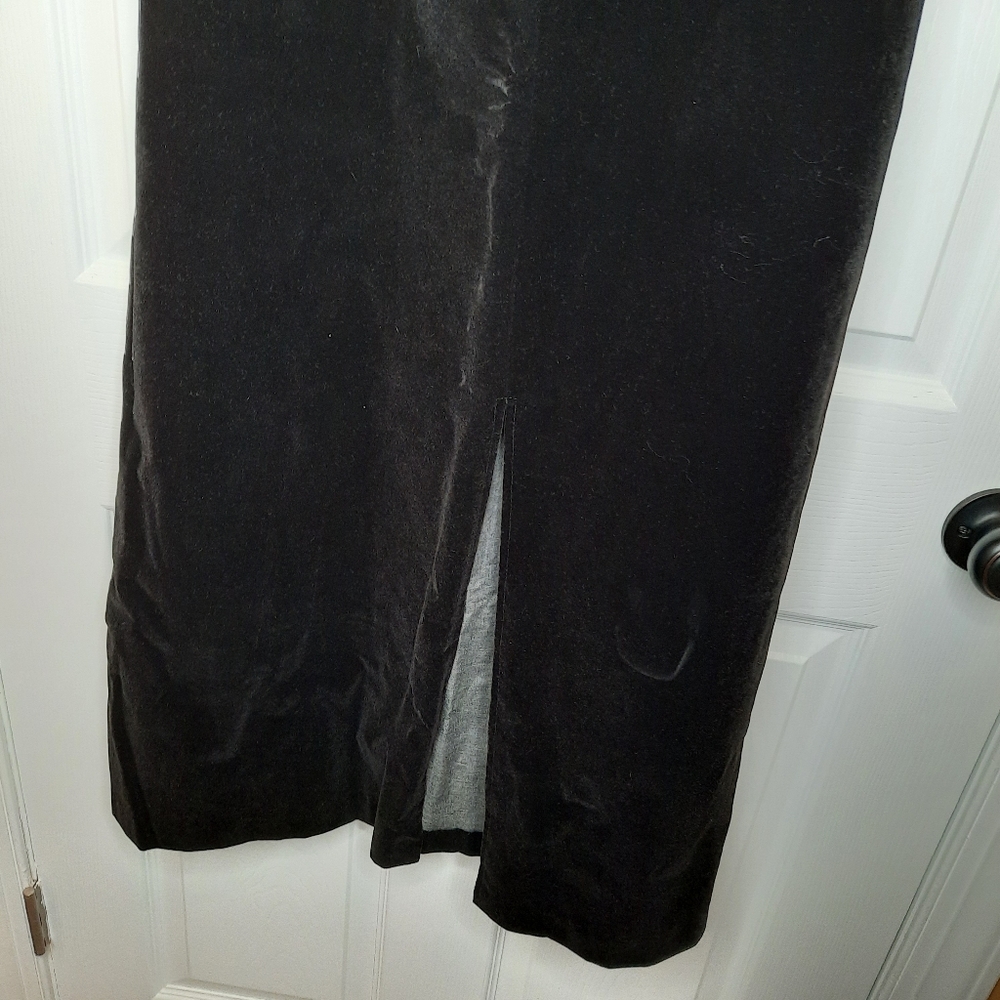 Rrrruss russ Toggs black velvet like long skirt - Picture 3 of 5